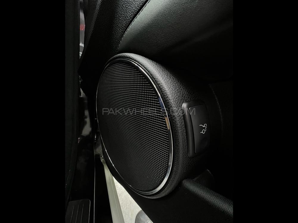 Mercedes Benz C Class 2010 for Sale in Karachi Mercedes Benz C Class 2010 for Sale in Karachi Image-19