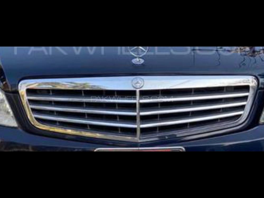 w204 Mercedes front grill Image-1