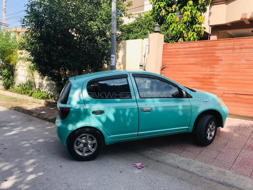 Toyota Vitz 1999 for Sale in Takhtbai Image-1
