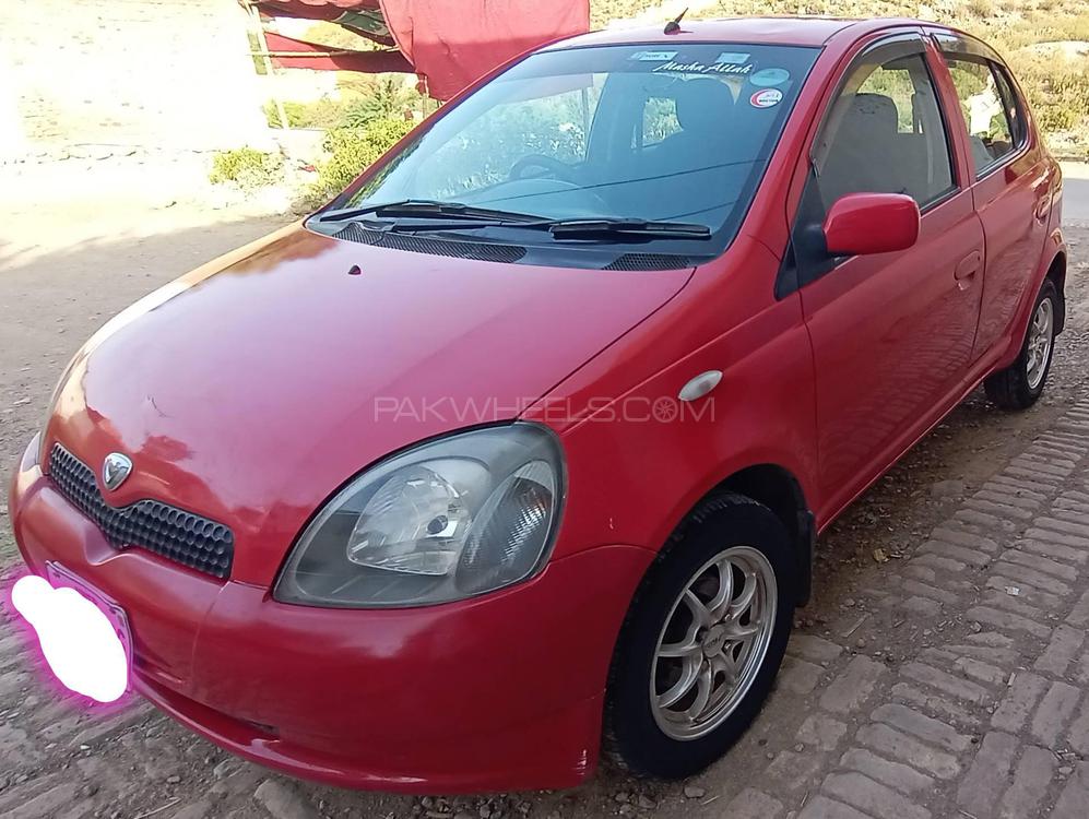 Toyota Vitz 2000 for Sale in Kohat Image-1