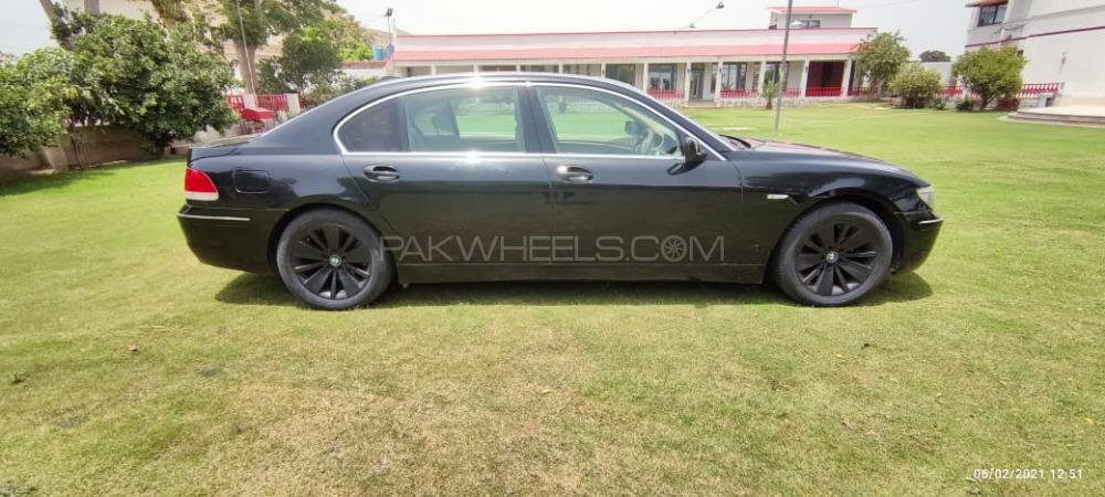 BMW 7 Series 2005 for Sale in Karachi BMW 7 Series 2005 for Sale in Karachi Image-8