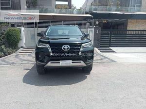 Toyota Fortuner 2.7 V 2021 for Sale in Lahore