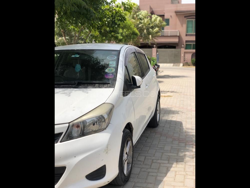 Toyota Vitz 2013 for Sale in Lahore Toyota Vitz 2013 for Sale in Lahore Image-2