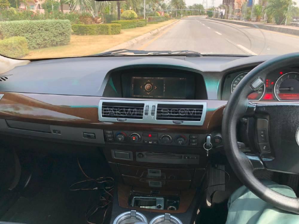 BMW 7 Series 2003 for Sale in Islamabad BMW 7 Series 2003 for Sale in Islamabad Image-8