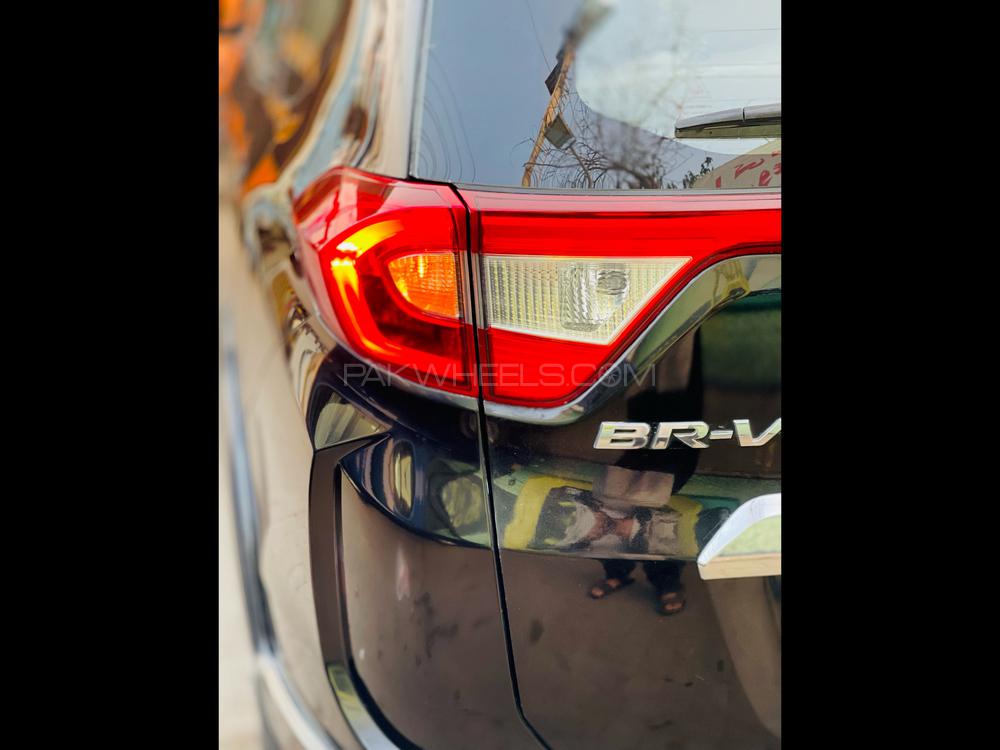 Honda BR-V 2017 for Sale in Lahore Honda BR-V 2017 for Sale in Lahore Image-5