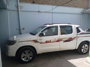 Toyota Hilux 2006 for Sale in Islamabad