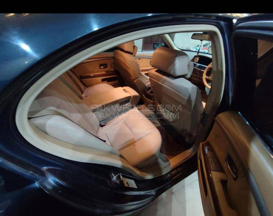 BMW 7 Series 2003 for Sale in Bahawalpur BMW 7 Series 2003 for Sale in Bahawalpur Image-10