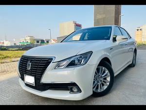 Toyota Crown Royal Saloon 2013 for Sale in Islamabad