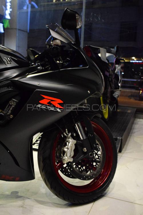 سوزوکی GSX-R600 2017 for Sale سوزوکی GSX-R600 2017 for Sale Image-4