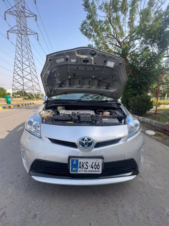 Toyota Prius 2015 for Sale in Gujranwala Toyota Prius 2015 for Sale in Gujranwala Image-16