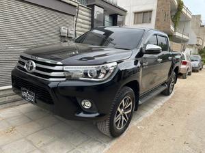 Toyota Hilux Revo V Automatic 3.0  2021 for Sale in Karachi