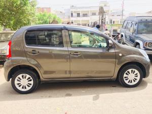 Toyota Passo + Hana 1.0 2014 for Sale in Karachi