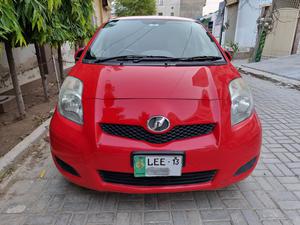 Toyota Vitz B Intelligent Package 1.0 2010 for Sale in Lahore