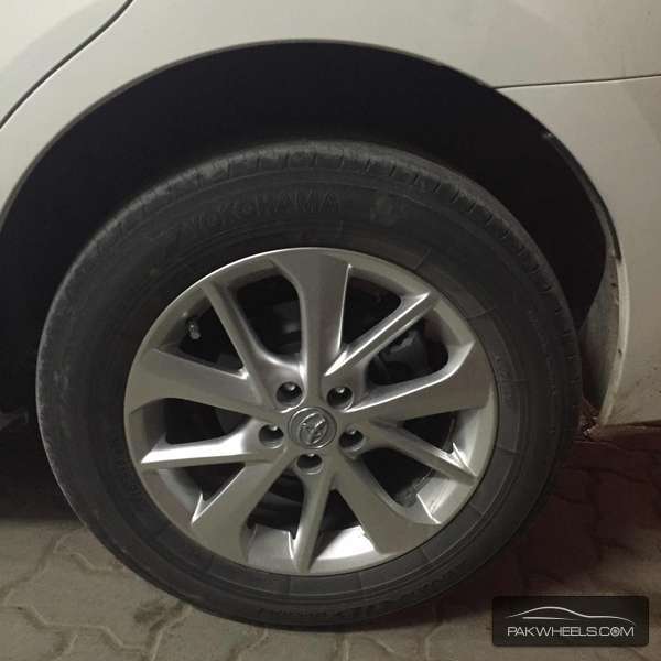 Toyota Genuine 16" Thailand model alloy wheels Image-1