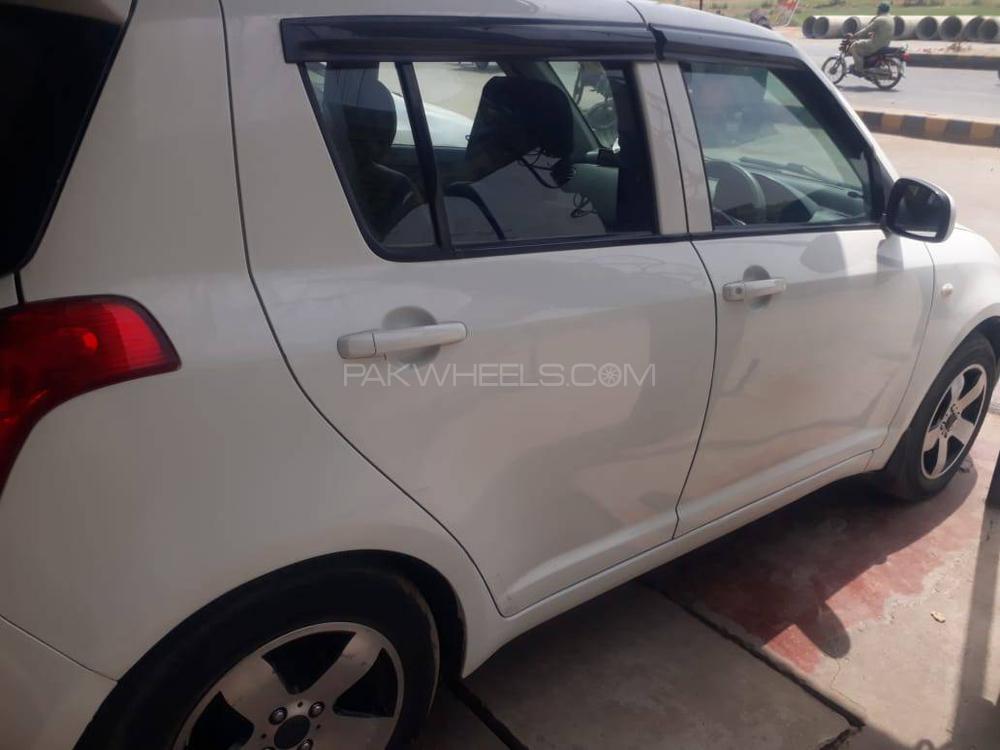 Suzuki Swift 2011 for Sale in Sahiwal Suzuki Swift 2011 for Sale in Sahiwal Image-3