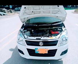 Suzuki Wagon R AGS 2017 for Sale in Chakwal