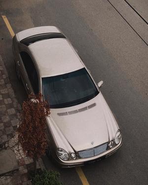 Mercedes Benz E Class - 2005