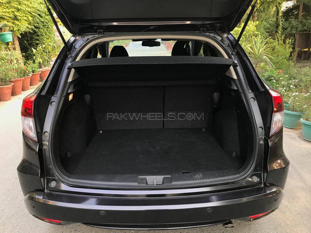 Honda Vezel 2017 for Sale in Gujranwala Honda Vezel 2017 for Sale in Gujranwala Image-10