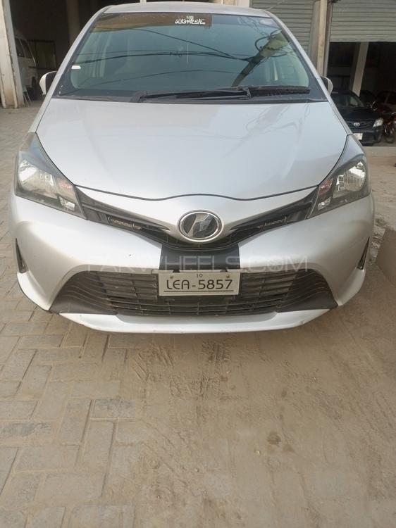 Toyota Vitz 2015 for Sale in D.G.Khan Image-1