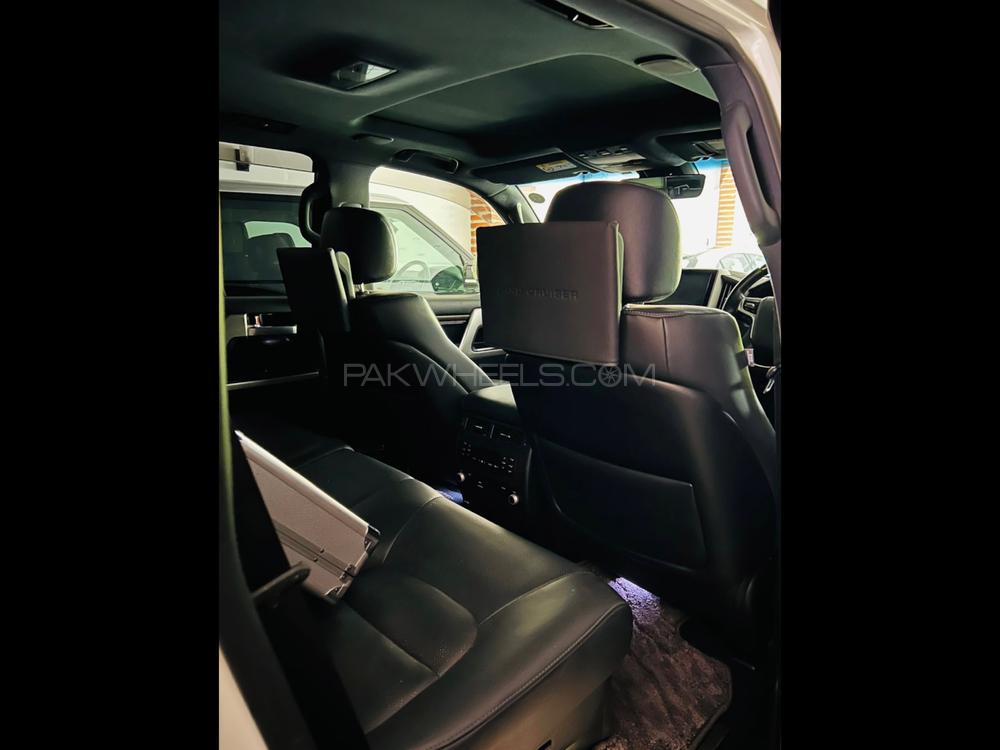 Lexus LX Series 2015 for Sale in Islamabad Lexus LX Series 2015 for Sale in Islamabad Image-3