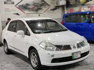 Nissan Tiida 15S 2007 for Sale in Lahore