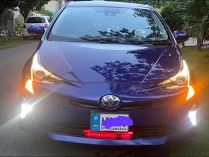 Toyota Prius S 2016 for Sale in Faisalabad