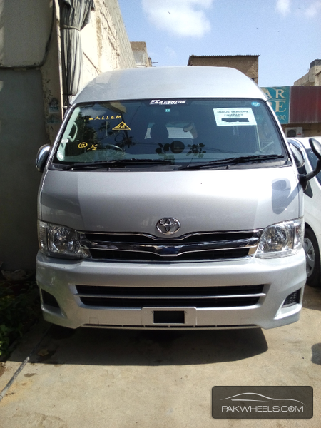 Toyota Hiace 2012 for Sale in Karachi Image-1