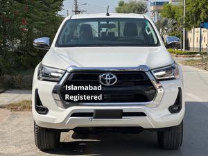Toyota Hilux Revo V Automatic 2.8 2022 for Sale in Mardan