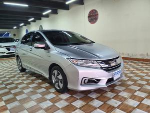 Honda Grace Hybrid EX 2015 for Sale in Bahawalpur