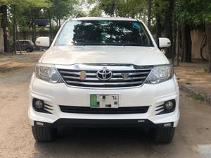 Toyota Fortuner 2.7 VVTi 2014 for Sale in Lahore