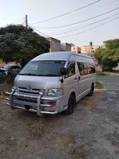 Toyota Hiace Grand Cabin 2012 for Sale in Lahore