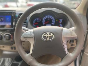 Toyota Fortuner 2.7 VVTi 2014 for Sale in Karachi
