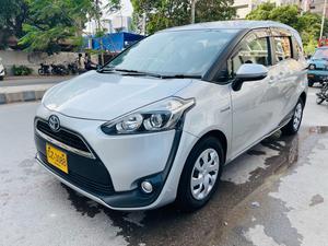 Toyota Sienta G 2015 for Sale in Karachi