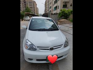 Toyota Platz F 1.0 2005 for Sale in Lahore