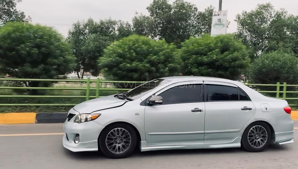 Toyota Corolla - 2013 Snowy Image-1