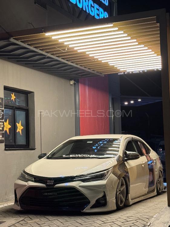 Toyota Corolla - 2017 E-170 Image-1