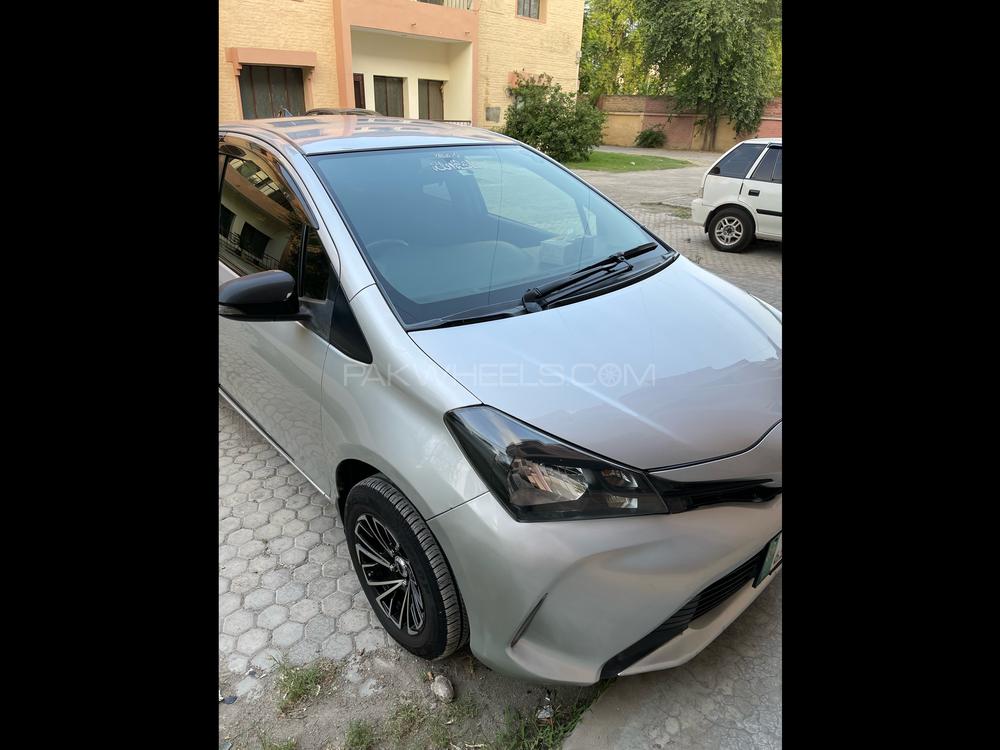 Toyota Vitz 2016 for Sale in Nowshera cantt Image-1