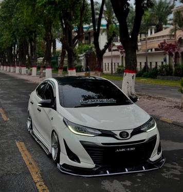 Toyota Yaris Sedan - 2023