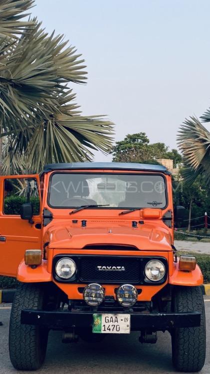 Toyota Land Cruiser - 1985 Naranji Image-1