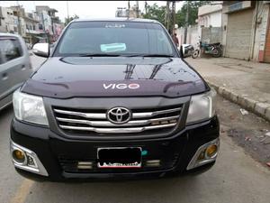 Toyota Hilux Vigo Champ V 2016 for Sale in Chakwal