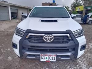Toyota Hilux Revo V Automatic 3.0  2017 for Sale in Bahawalpur