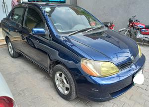 Toyota Platz F 1.0 2001 for Sale in Lahore