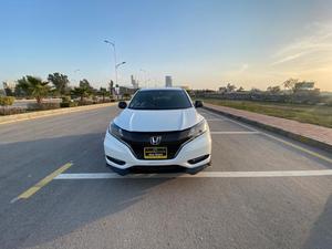 Honda Vezel Hybrid RS Honda Sensing  2017 for Sale in Islamabad