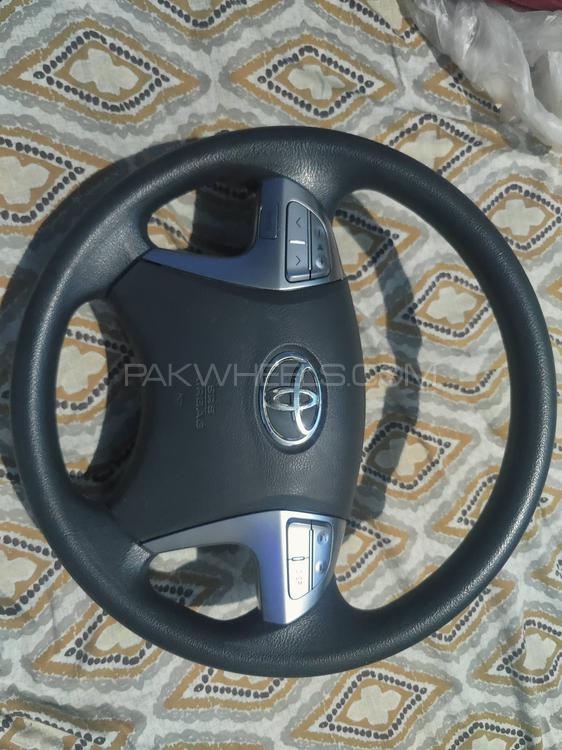 Toyota Corolla Steering with Airbag/entertainment controls Image-1