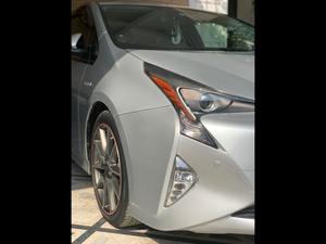 Toyota Prius S 2017 for Sale in Faisalabad