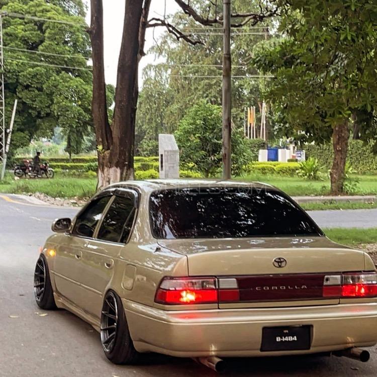 Toyota Corolla - 2000  Image-1