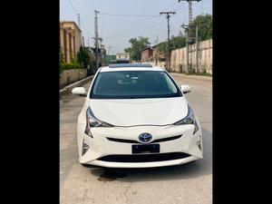 Toyota Prius A Premium 2017 for Sale in Peshawar