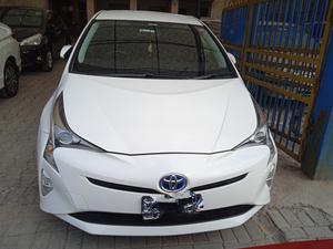 Toyota Prius S 2017 for Sale in Faisalabad