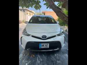 Toyota Prius Alpha 2015 for Sale in Lahore