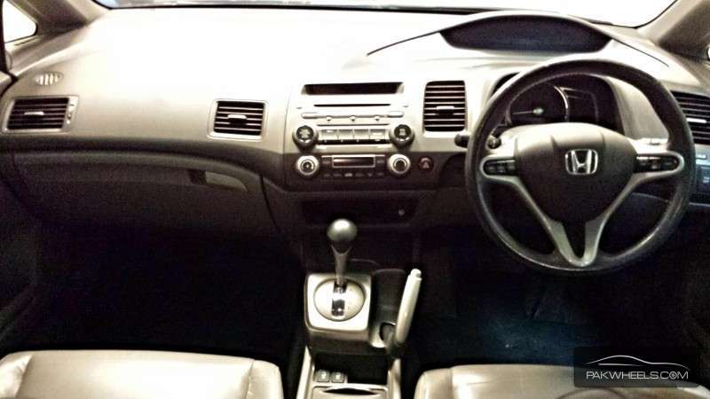 Multimedia Steering,  Cruise Control, Leather Heating seats.